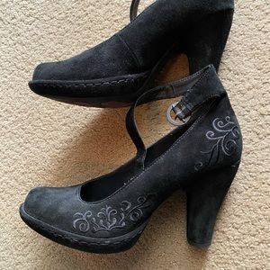 Born black chunky ankle strap heels.. size 9, super comfortable and stylish.